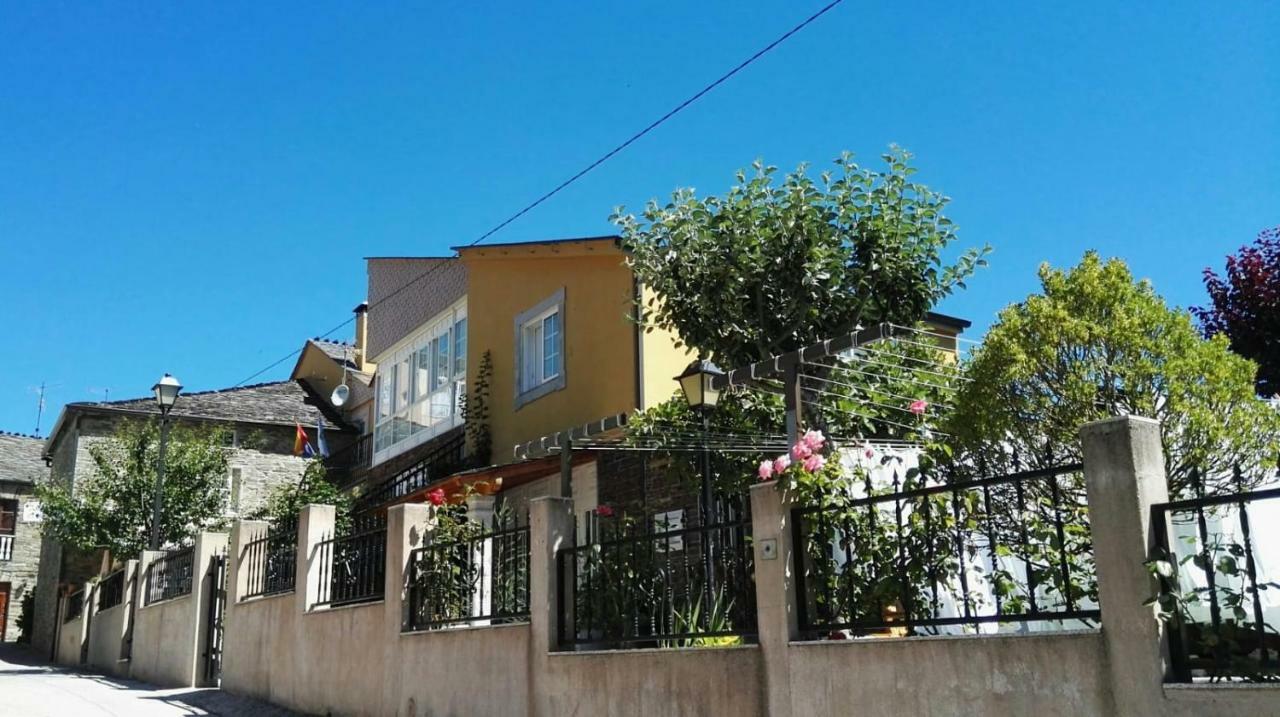 Casa David Hotel Triacastela Bagian luar foto