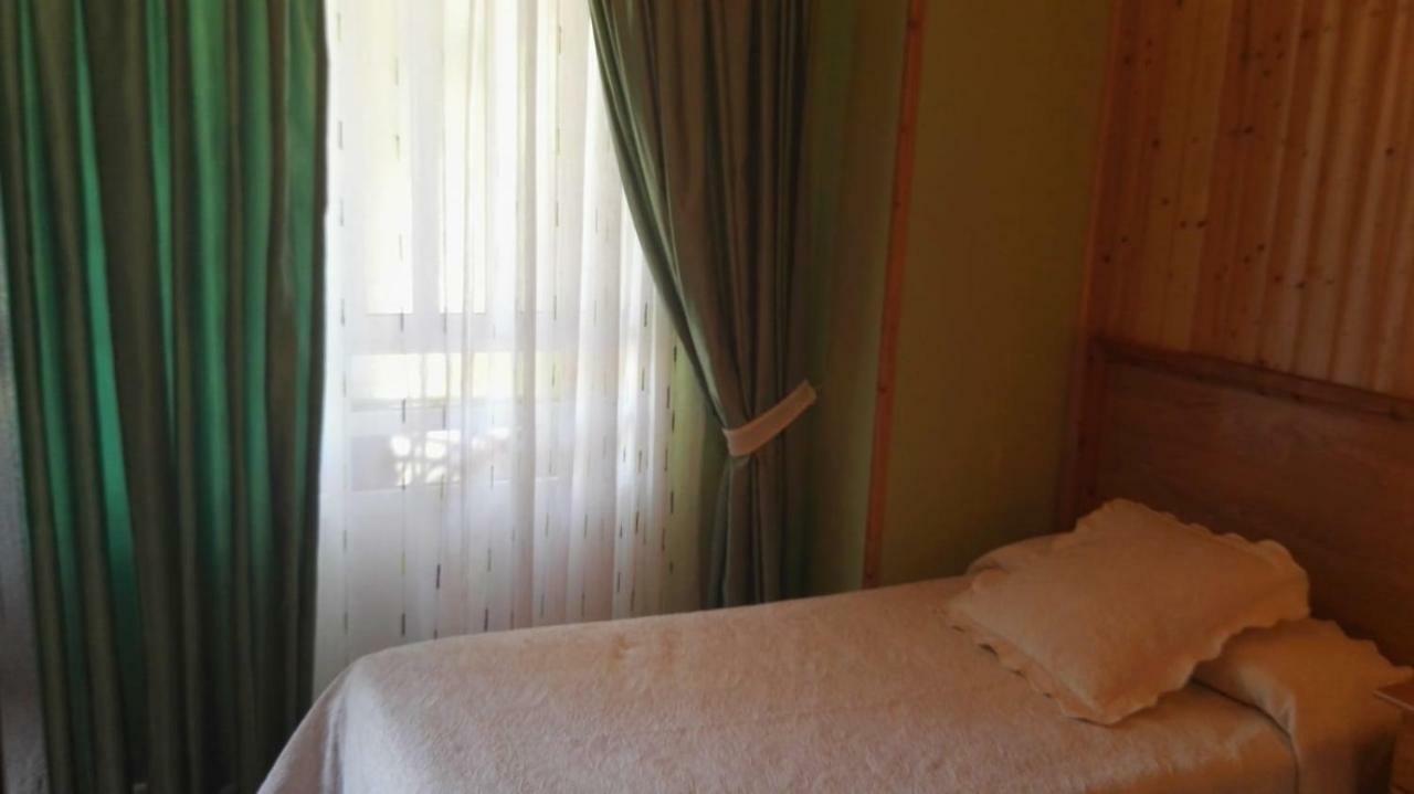 Casa David Hotel Triacastela Bagian luar foto